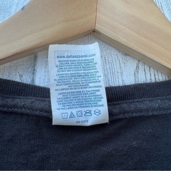 Graphic Tee Size 2XL - Picture 8 of 13